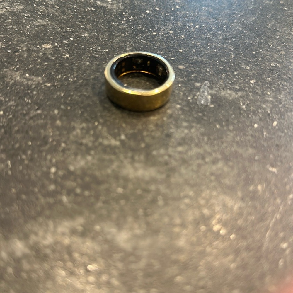 Oura Ring - Gen 3 Horizon (Gold) Size 8 - Picture 2 of 3